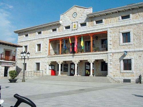 Construction of the townhall at Manzanares El Real